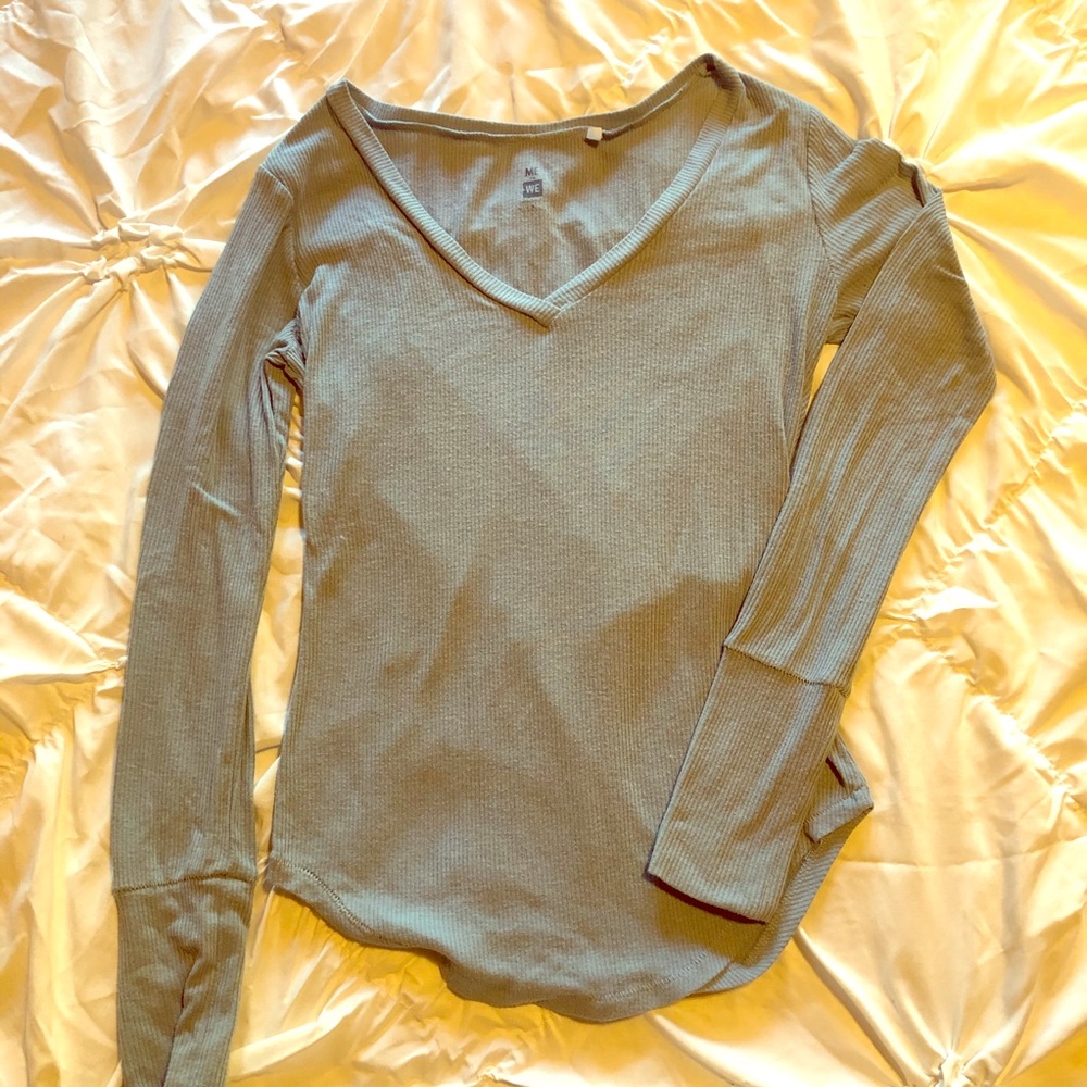 Green L/S V-neck